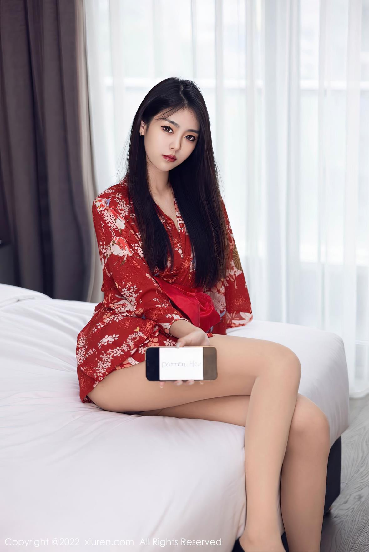 秀人XiuRen No.5736 可乐 红色和服肉丝美腿写真