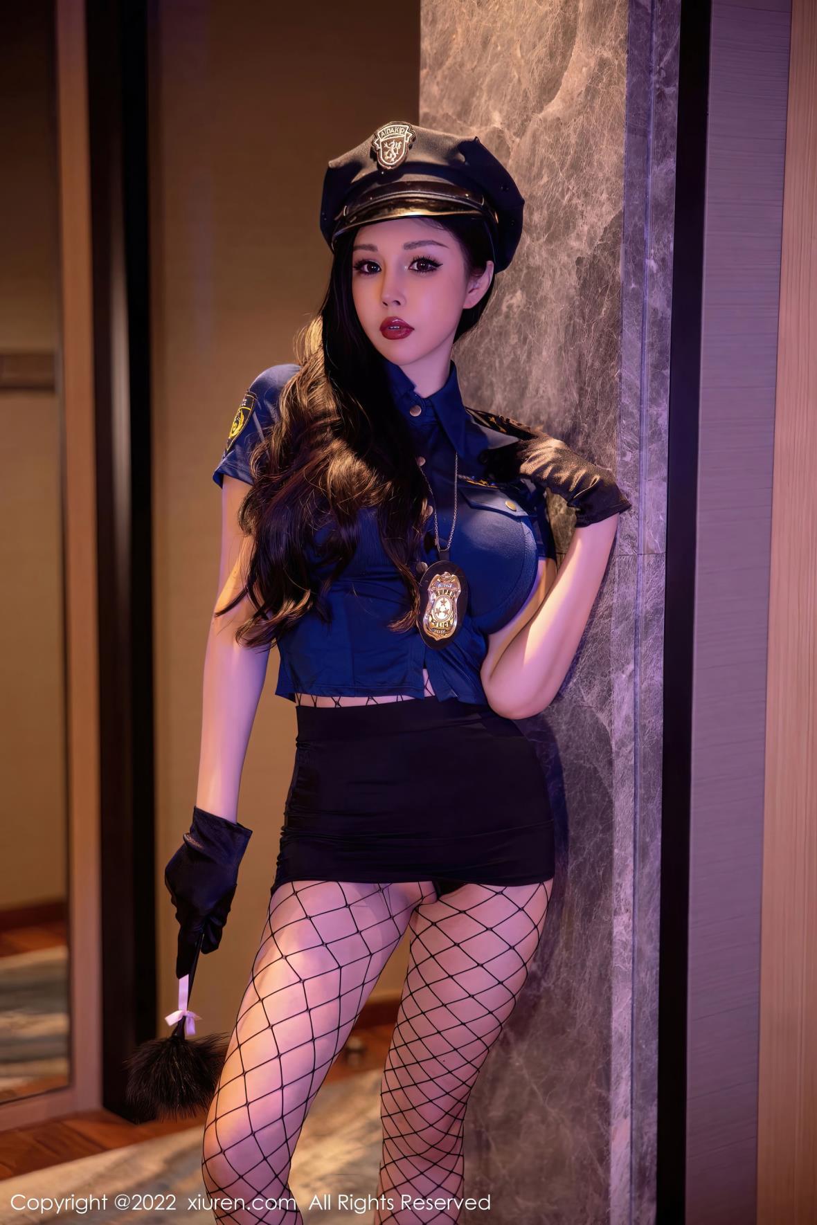 秀人XiuRen No.5767 田冰冰 网袜女警写真